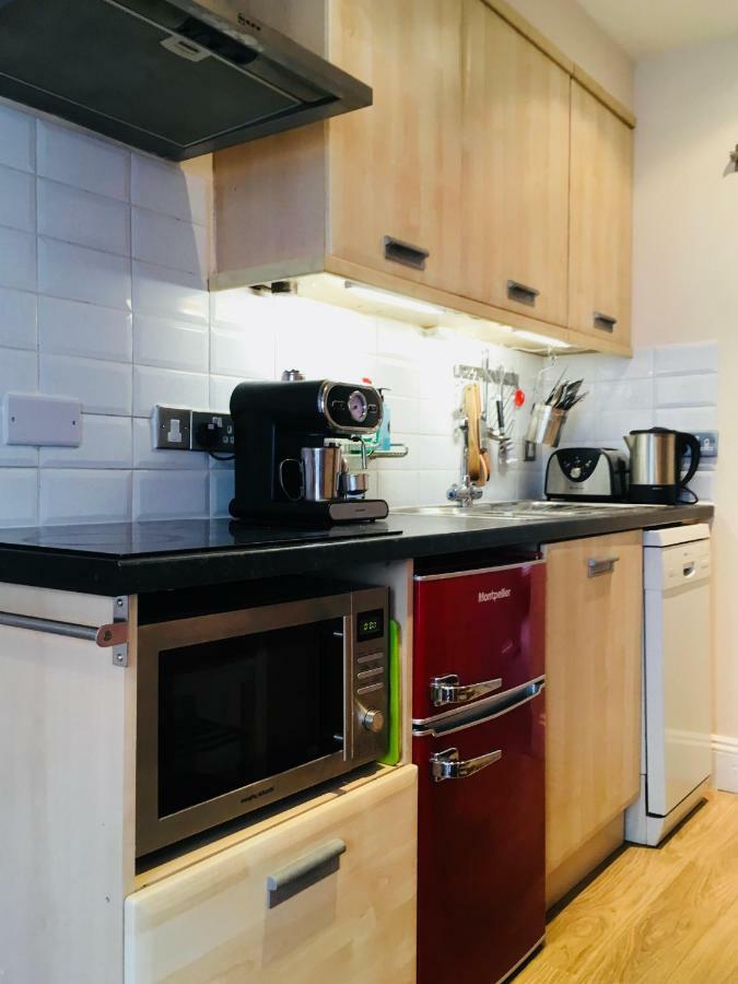 Little Brighton Beach Apartments - Also Separate Spa Cabin And Watersports Exterior photo